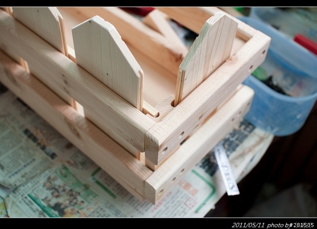 [DIY] 可換裝的鄉村風小花架●補上漆照片