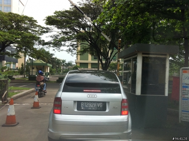 請問有人看過這部車嗎