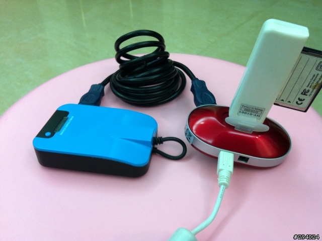 [很土但有效] iPad + 行動電源 + USB Hub + Camera Kit = 攜帶式數位相片儲存解決方案