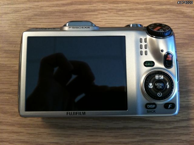[開箱] FUJI 550 EXR 簡單開箱