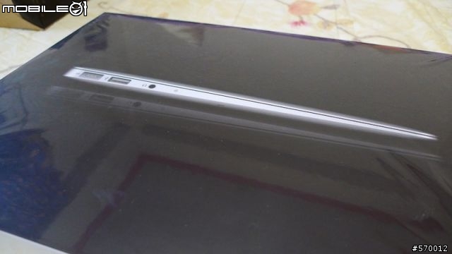 開箱：Macbook air 11" 4G SSD 128G 圖多