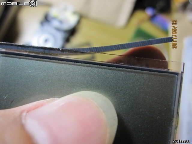 [電子液晶三用電錶排線]剝落了有方法能夠黏回去嗎?