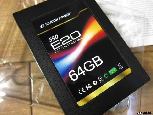 簡易開箱 SILICON POWER E20 64G SSD