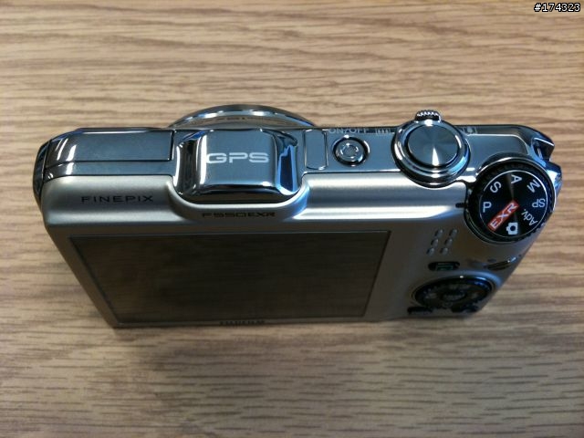 [開箱] FUJI 550 EXR 簡單開箱