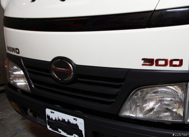 等了一個月的"HINO"3.49噸貨車簡單開箱文