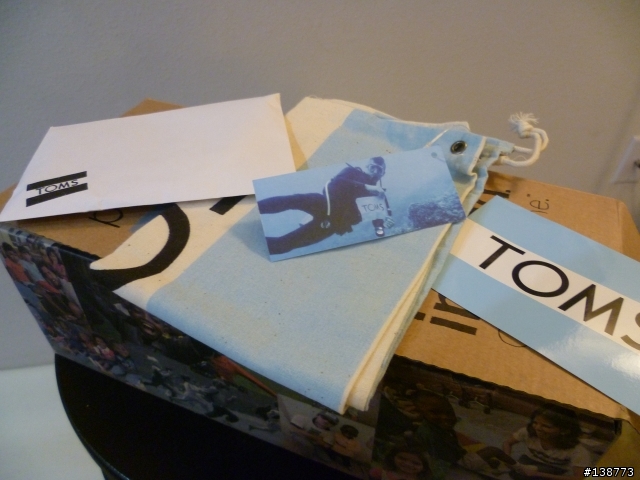 [開箱]TOMS Classic Red (字多請慎入) （5/28更新）