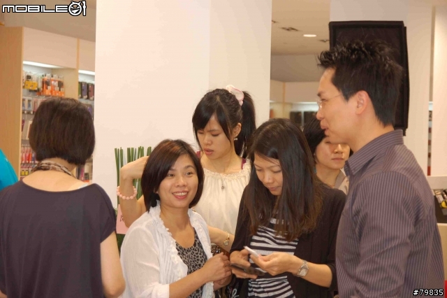 [分享]新竹蘋果店遊記之新竹大蘋果旗艦店開幕（有正妹照圖多）