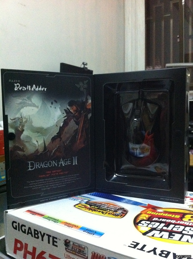 [小開箱]Razer DeathAdder 奎蛇 闇龍紀元2典藏版 & steelseries魔獸世界:死亡之翼滑鼠墊 (補使用中的圖)