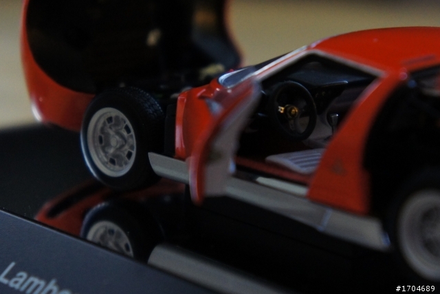 1/43 Lamborghini Miura SV, by Autoart