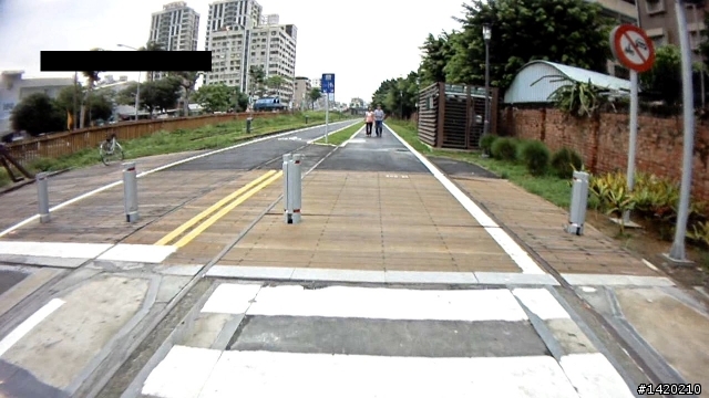 [有圖有真相]高雄市自行車道(鼓山一路至北斗街)設計不良!