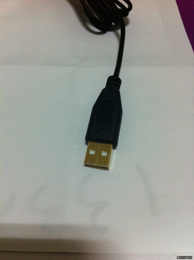 [小開箱]Razer DeathAdder 奎蛇 闇龍紀元2典藏版 & steelseries魔獸世界:死亡之翼滑鼠墊 (補使用中的圖)