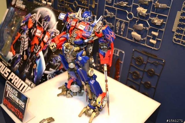 6/29 Transformers Movie 3 到來-DUAL MODEL KIT DMK01-1/35柯博文