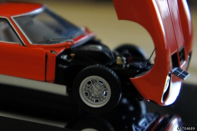 1/43 Lamborghini Miura SV, by Autoart