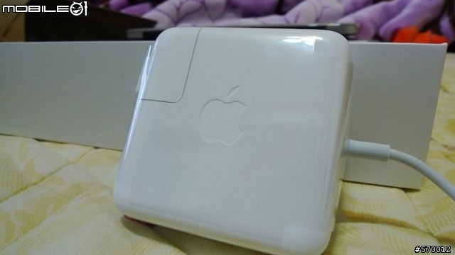開箱：Macbook air 11" 4G SSD 128G 圖多
