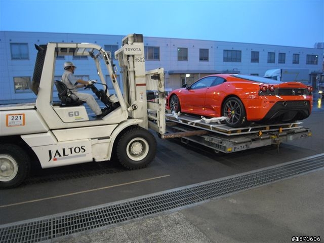 230,000 元換來比其他同款車多一點的尊重!
