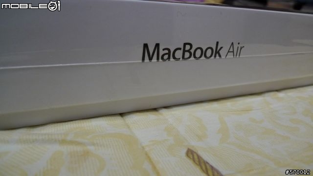開箱：Macbook air 11" 4G SSD 128G 圖多