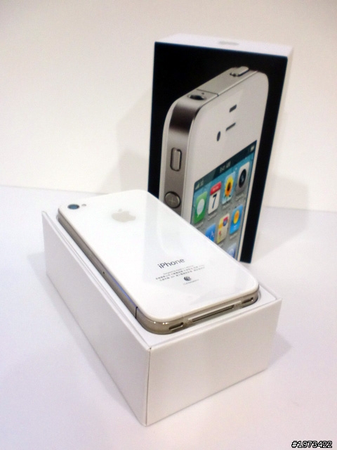 白色iphone4~彩繪包膜整個大變身囉!!
