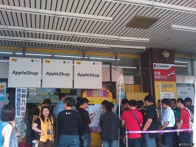 要去燦坤買flyer卻遇到ipad2開賣....
