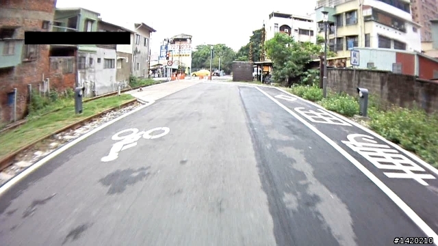 [有圖有真相]高雄市自行車道(鼓山一路至北斗街)設計不良!