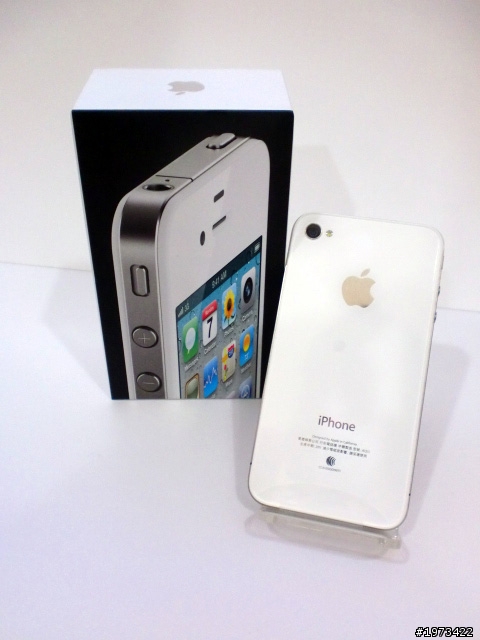 白色iphone4~彩繪包膜整個大變身囉!!