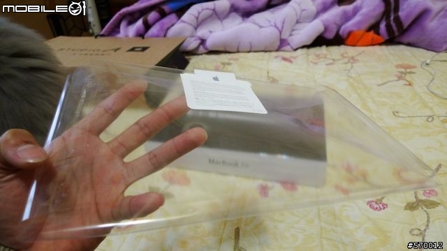 開箱：Macbook air 11" 4G SSD 128G 圖多
