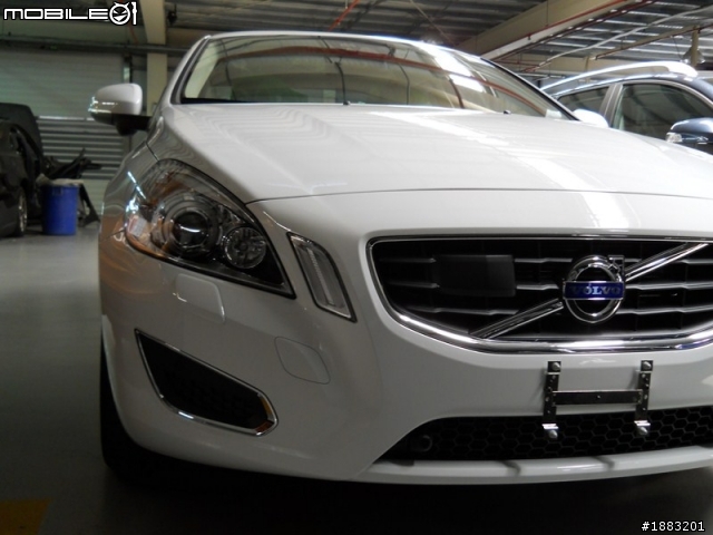 2011 S60 T5 極地白 假開箱 ^^