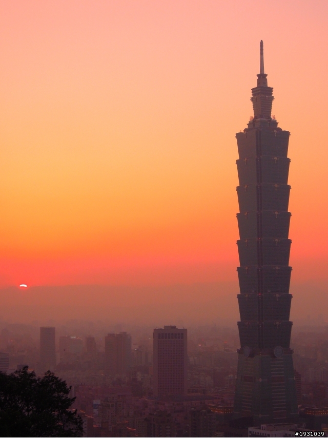 【NIKON P300】一人的貓村之旅+象山101夜拍之不專業拍拍分享~~