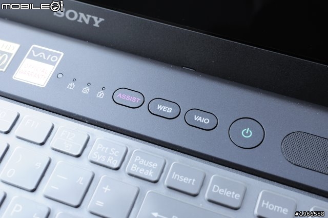 『低調又兼具C/P 值』Sony CB16 (VPCCB16FW) 黑色款。簡易開箱