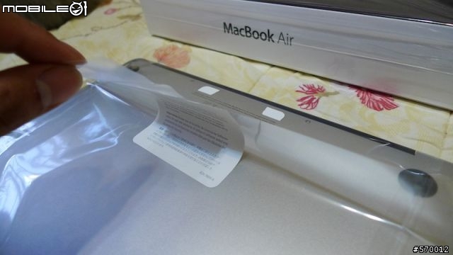 開箱：Macbook air 11" 4G SSD 128G 圖多