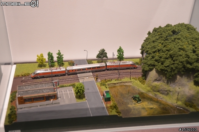 【補充】高雄臨海線動態火車模型展夜間及音效行駛影片