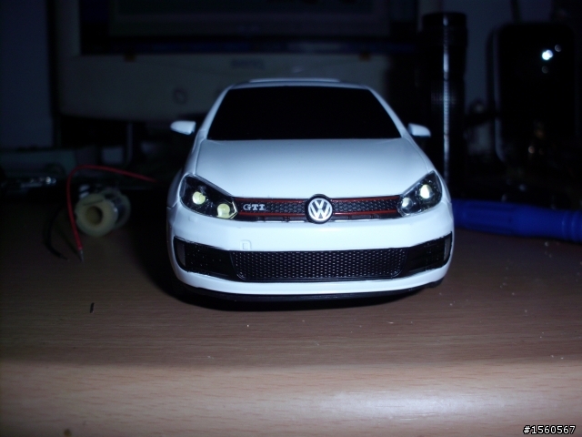 RASTAR~1/24 GOLF 遙控車~上個大燈吧~