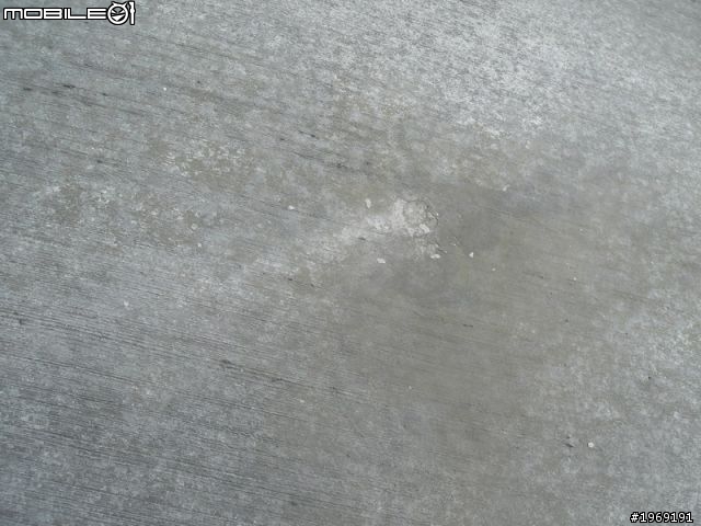 粉光後下雨跟庭院造景路燈基座的問題