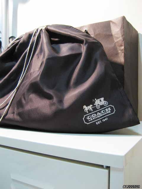 COACH Men's  郵差包~ 開箱文!!!