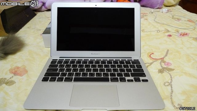 開箱：Macbook air 11" 4G SSD 128G 圖多