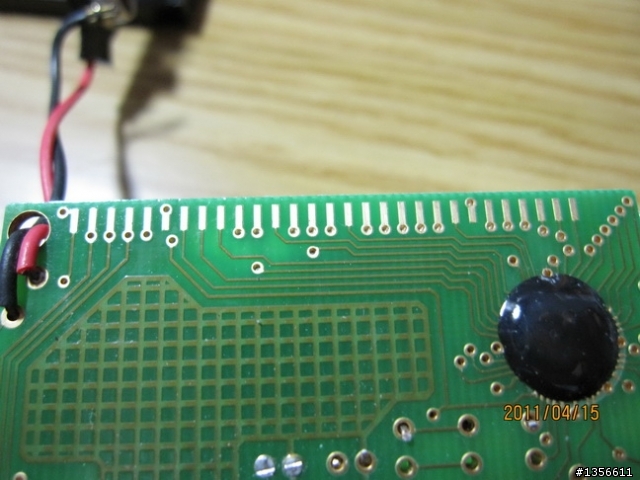 [電子液晶三用電錶排線]剝落了有方法能夠黏回去嗎?