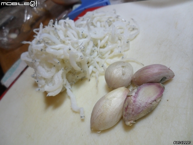 豐盛的中式早餐!!乾炒吻仔魚&清炒筍