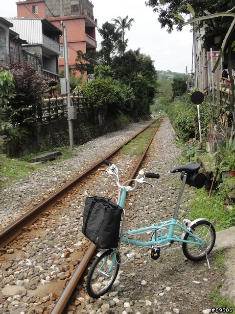 帶著小布坐火車....周末假日輕鬆走~十分車站to福隆