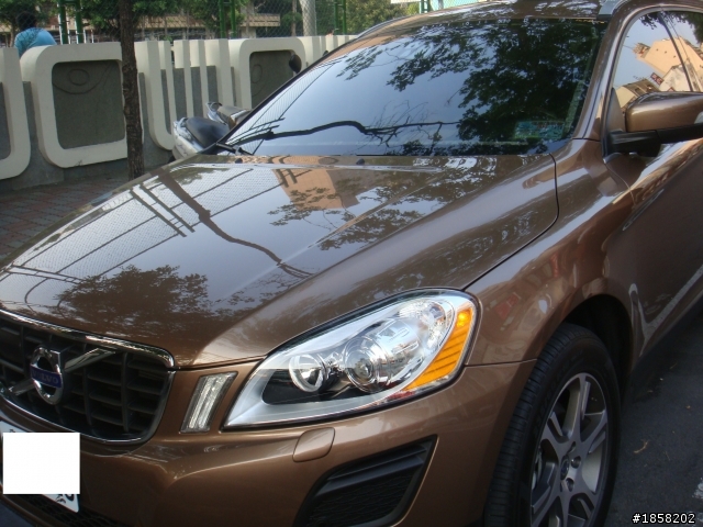 XC60T5旗艦版(咖啡棕)遲來的開箱~