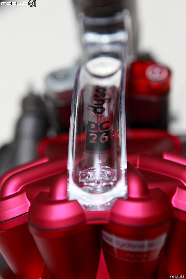 [開箱] 艷麗出擊 dyson DC26 carbon fiber complete
