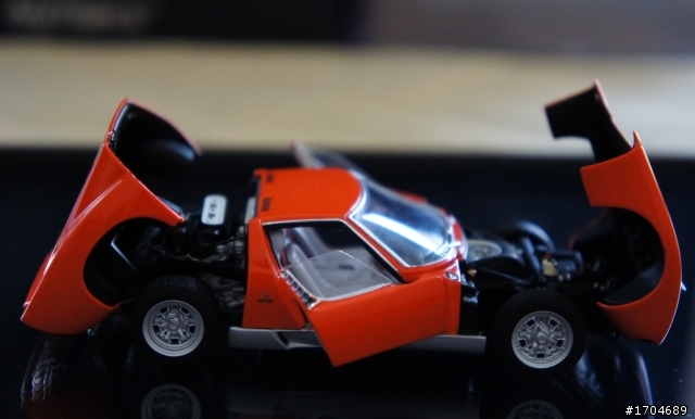 1/43 Lamborghini Miura SV, by Autoart