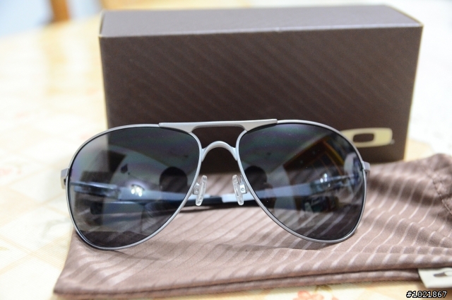 [開箱]OAKLEY POLARIZED PLAINTIFF™ 復古飛行太陽眼鏡