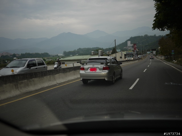 [電子新"跪"--開箱分享] 媽呀 我該死 都已經跪在地上了 還花兩百萬 Volvo XC60 T5~ 交車半個多月了