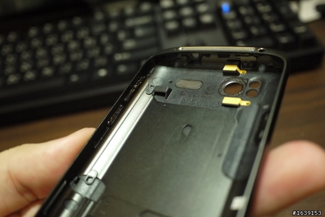 HTC Sensation台灣上市版不專業開箱(新增網頁瀏覽測試影片)