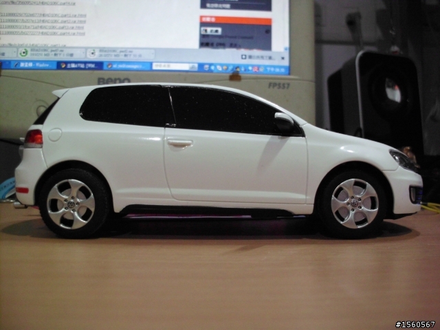 RASTAR~1/24 GOLF 遙控車~上個大燈吧~