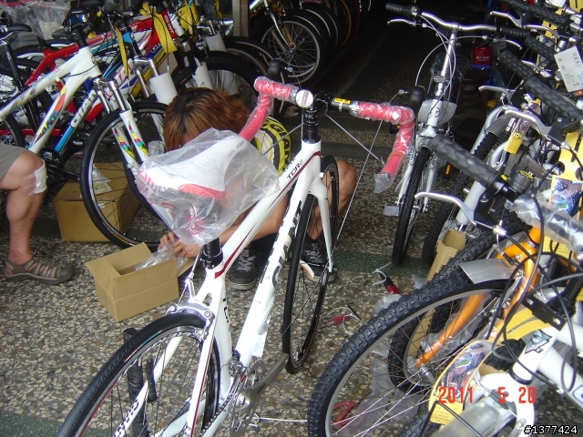 生平第一部公路車Giant TCR2 開箱囉