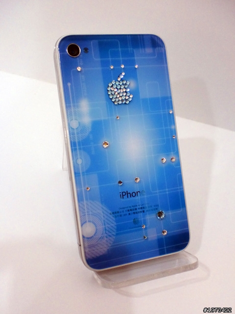 白色iphone4~彩繪包膜整個大變身囉!!