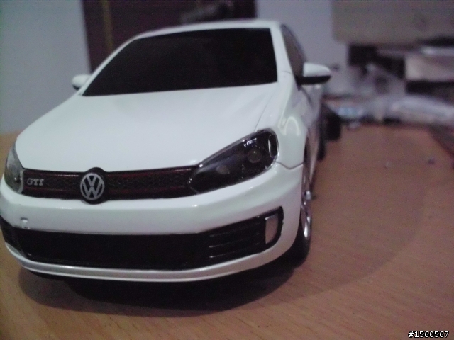 RASTAR~1/24 GOLF 遙控車~上個大燈吧~