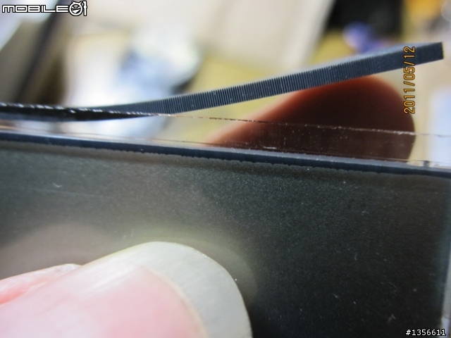 [電子液晶三用電錶排線]剝落了有方法能夠黏回去嗎?