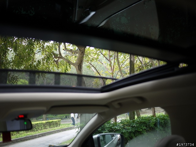 [電子新"跪"--開箱分享] 媽呀 我該死 都已經跪在地上了 還花兩百萬 Volvo XC60 T5~ 交車半個多月了