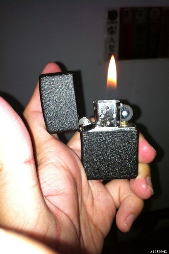 開箱!! ZIPPO-美製原廠黑鎢鋼烤打火機